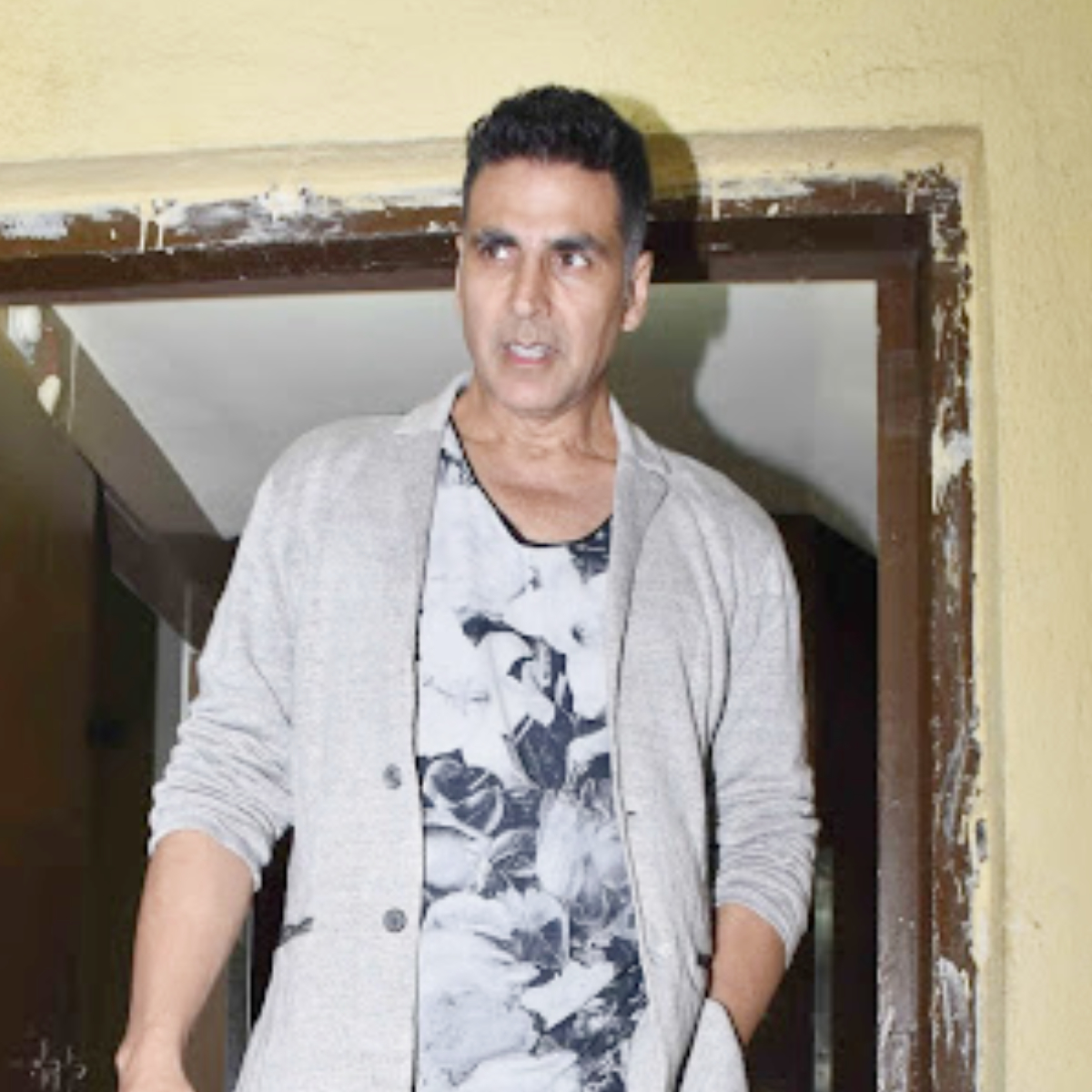 Akshay Kumar hospitalised after COVID 19 test