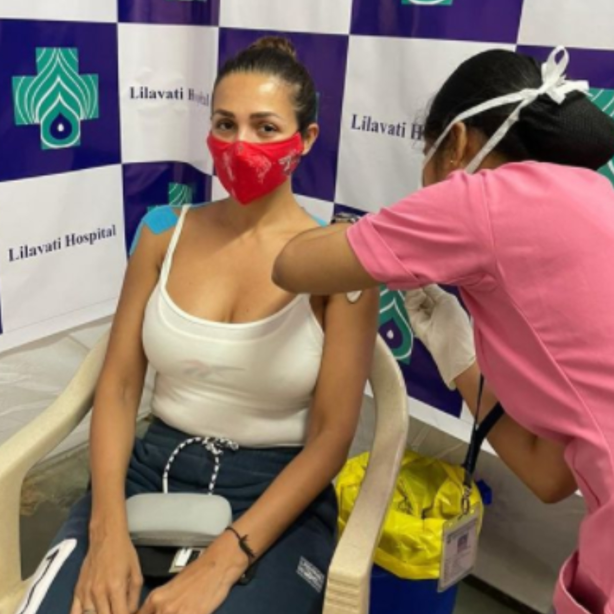 malaika arora takes COVID 19 first dose vaccine