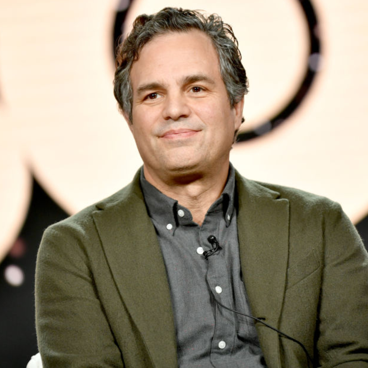 Mark Ruffalo shines light on mental illness in his acceptance speech as he wins third SAG award.